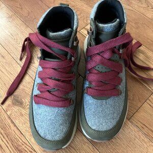 Merrell Ashford Classic Chukka Leather Wool Womens Hiking Boots Shoes Size 5